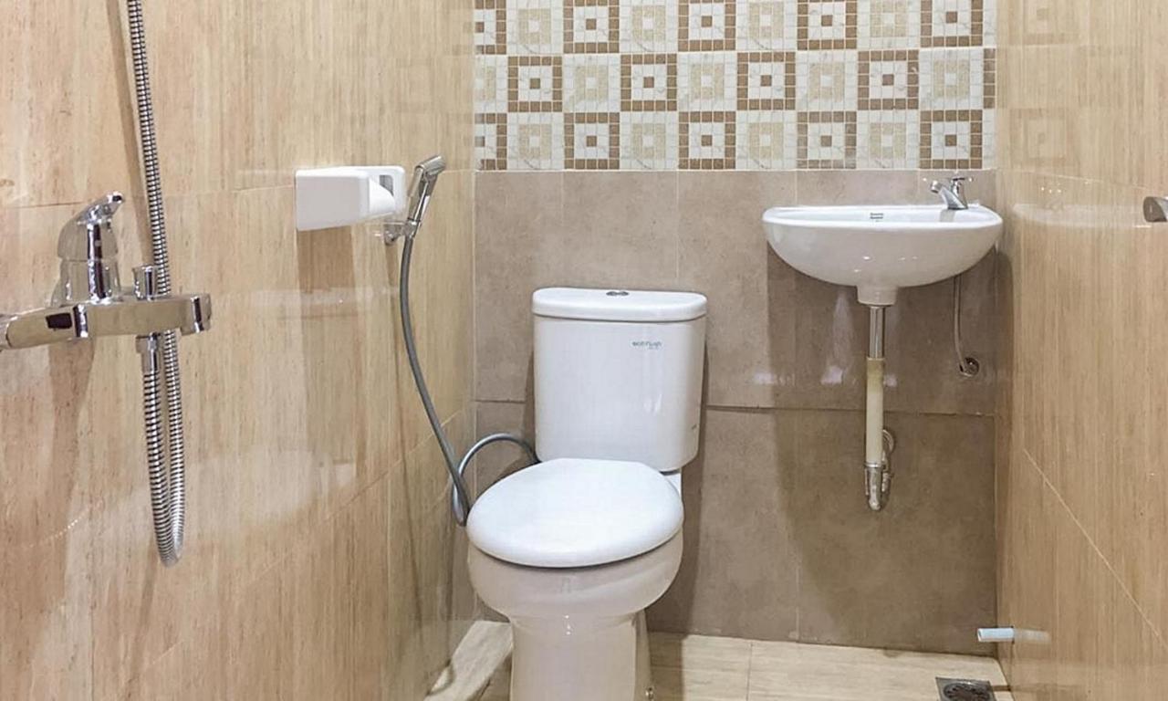 Reddoorz Near Wisata Paribendo Lawang Hotel Ngoại thất bức ảnh
