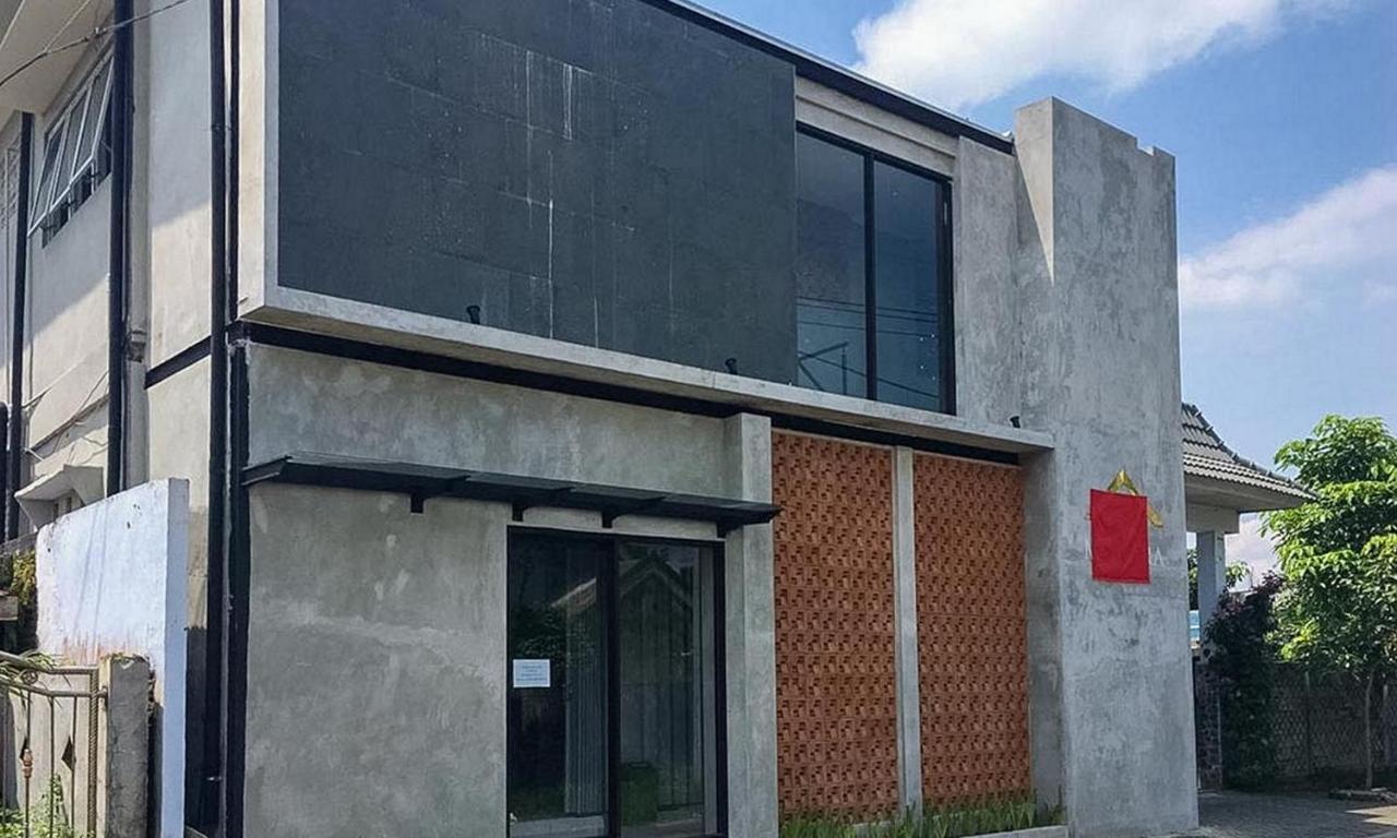 Reddoorz Near Wisata Paribendo Lawang Hotel Ngoại thất bức ảnh