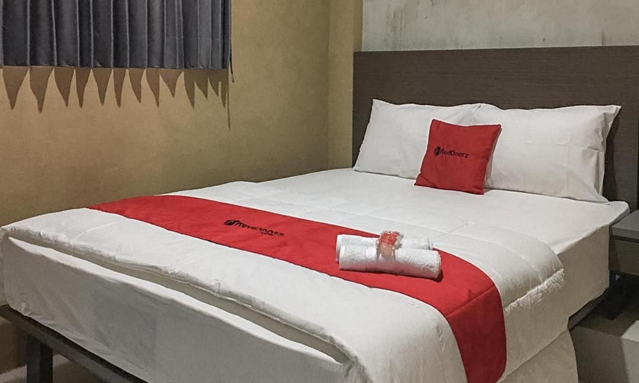 Reddoorz Near Wisata Paribendo Lawang Hotel Ngoại thất bức ảnh